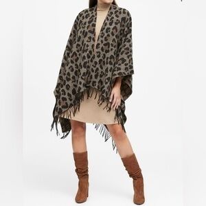 Banana Republic Leopard Wool blend poncho OS